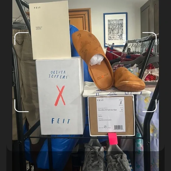 Handmade Natural Vegetable Tanned Leather Kids Slippers - Picture 3 of 3